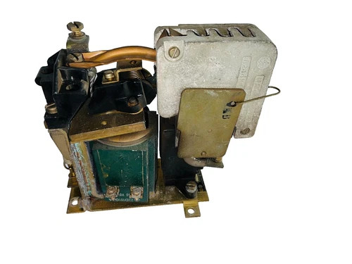 General Electric DC Contactor IC2800-1621AM2 100 Amp with 250VDC Coil — primary product image