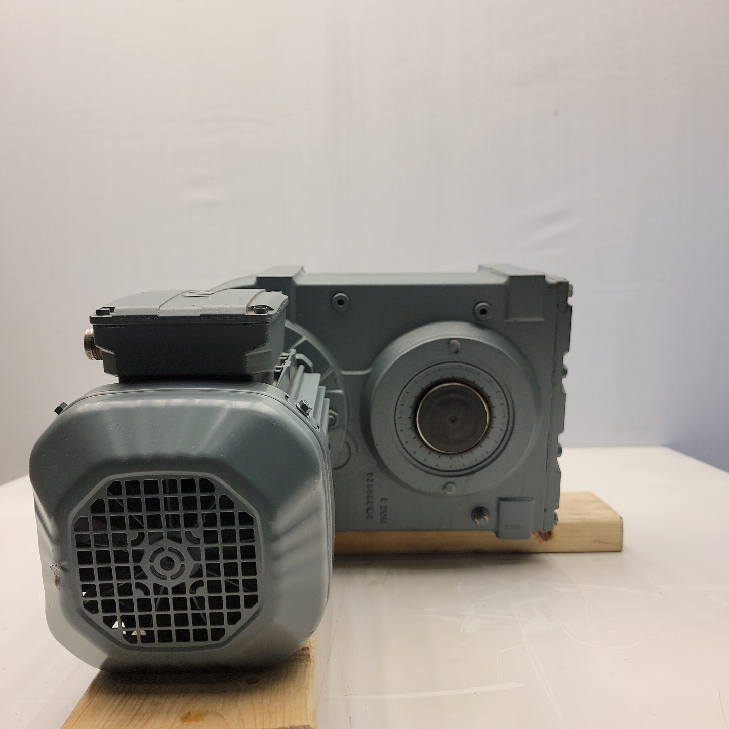 SEW-Eurodrive FA77/II2GD-EDRN90L4/CID2/TF Helical Gearmotor