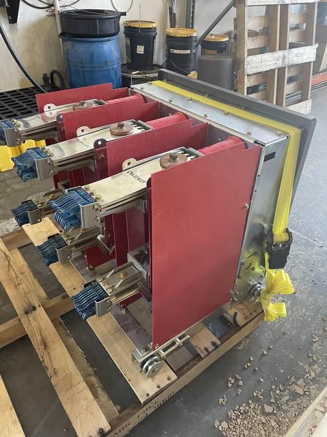 Eaton RPD3K0400 Enclosed Circuit Breaker 400A Frame