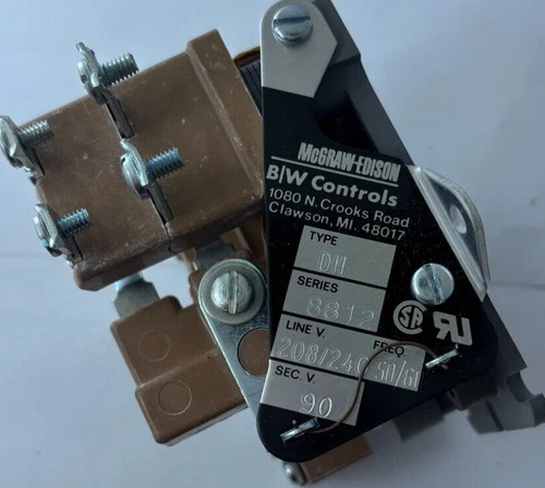 McGraw-Edison B/W Controls Type DH Series 8312 Control Relay Enclosure — product image 2 of 6