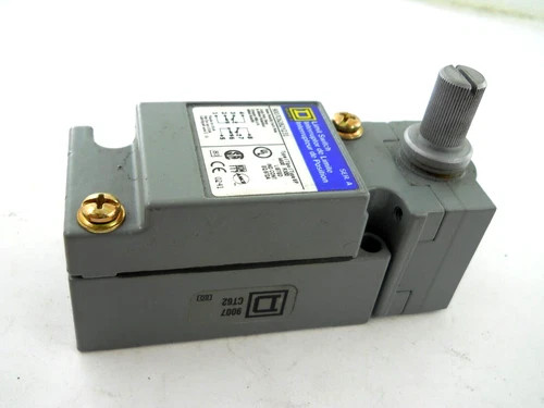 Square D Heavy Duty Limit Switch 9007C62B2Y231 — primary product image