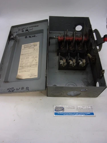 Square D H323N Heavy Duty Safety Switch, 100A, 240V, 3-Pole, Fusible, NEMA 1 — product image 4 of 8