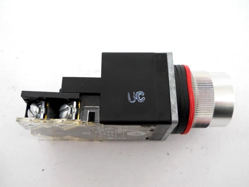 Allen-Bradley 800MR-A6AK Red Flush Head Push Button — product image 5 of 6