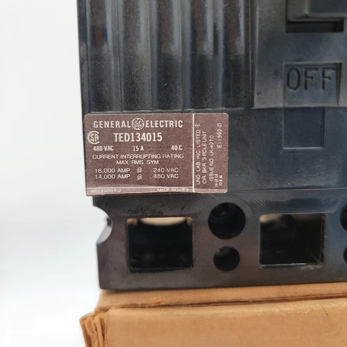 General Electric TED134015WL 3-Pole 15A Molded Case Circuit Breaker — product image 4 of 8