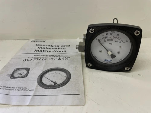 WIKA Model 700.04 2.5" Differential Pressure Gauge, 0-100 PSID, Viton Elastomers, Stainless Steel