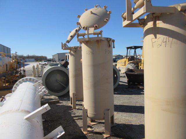 National Tank Company Vertical Filter Vessel 26" x 4'6" 150 PSI