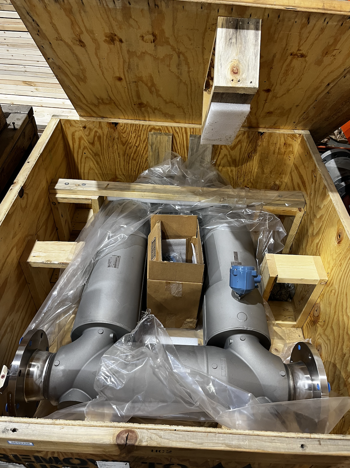 Emerson Micro Motion ELITE CMFHC2M810N2BAEZZZ Coriolis Mass Flow Meter with 2700 Transmitter — product image 2 of 5