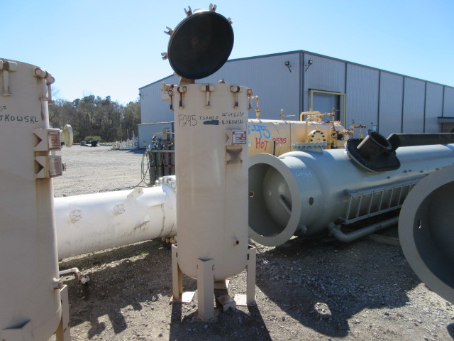 National Tank Company Vertical Filter Vessel 26" x 4'6" — product image 7 of 9