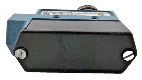 Honeywell Micro Switch BZE6-2RN80 Enclosed Limit Switch — product image 7 of 8