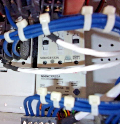 Eaton Cutler-Hammer IT Intelligent Technologies Size 1 Reversing MCC Bucket — product image 6 of 11