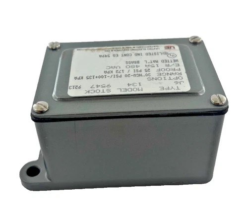 United Electric Type J6 Model 134 Pressure Switch — product image 4 of 7
