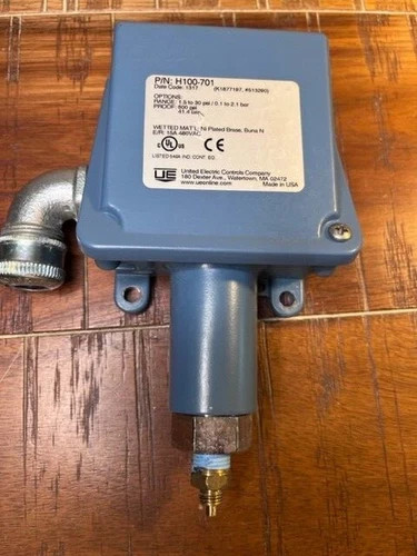 United Electric Controls H100-701 Pressure Switch — primary product image