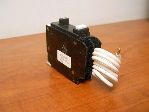 Cutler-Hammer QBGFEP1020 1-Pole 20A Ground Fault Circuit Breaker — product image 3 of 4