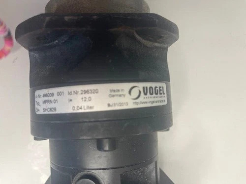 Lenze MCS 09H41-RS0P1-A14N-ST5800N-R0SU Synchronous Servo Motor with Vogel MPRN 01 Planetary Gearbox, 1.6 kW (2.15 HP) — product image 3 of 6