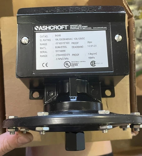 Ashcroft B424B Pressure Switch -15/15 inH2O 15A 125/250/480VAC — primary product image