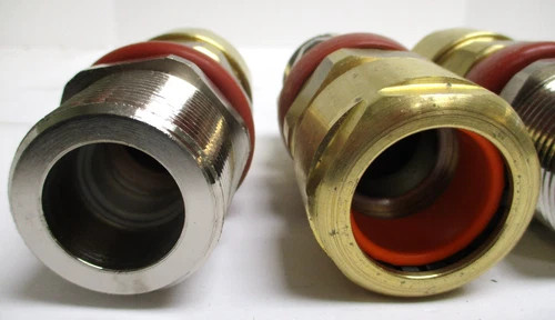 Hawke 710 Series Brass Cable Gland, 1-1/4" NPT, Lot of 4 — product image 3 of 11