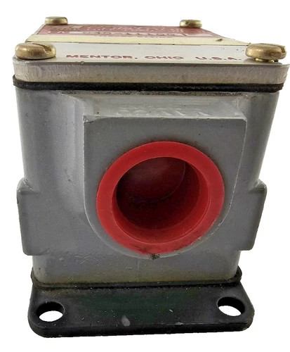 NAMCO Controls Snap-Lock Limit Switch EA040-11100 — product image 7 of 7