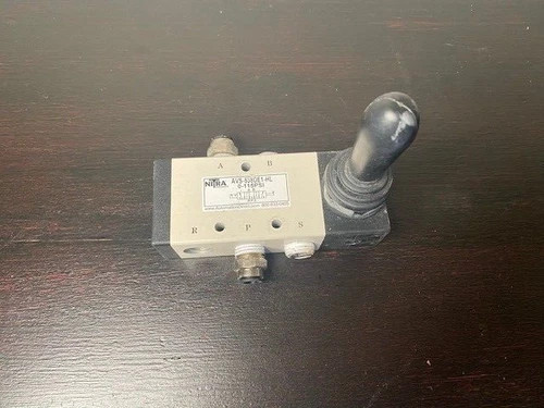 Nitra AVS-538DE1-HL Pneumatic Manual Valve 4-Way 5-Port 1/4 Inch