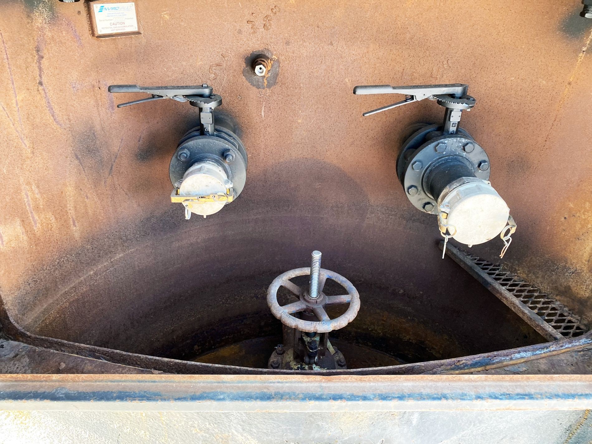 Used 1000 BBL Storage Tanks – Partially Coated — product image 6 of 6