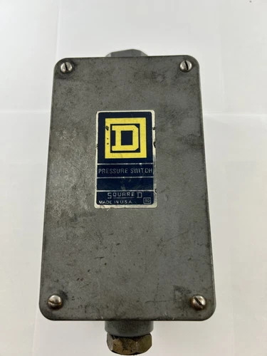 Square D Class 9012 Pressure Switch, Factory Set to 400 PSIG — primary product image