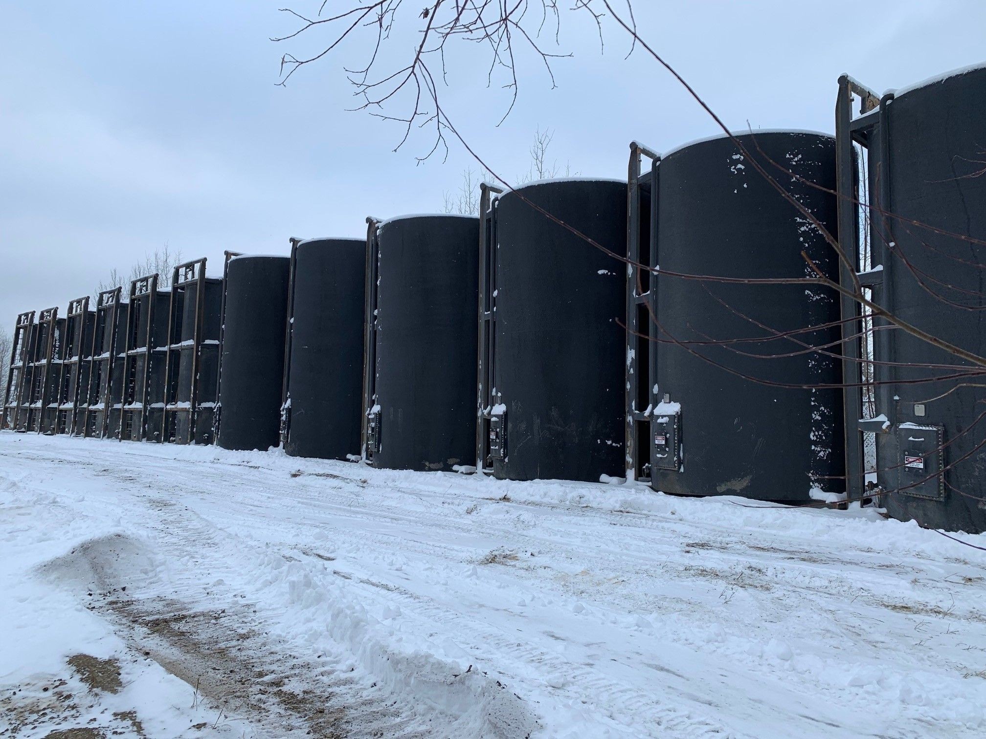 400 BBL Internally Coated Storage Tanks w/ Steam Coil
