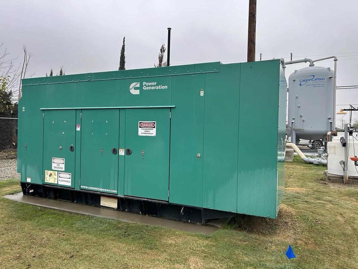 Used 1000 kW Cummins QST30-G5 Diesel Generator Set - Tier 2