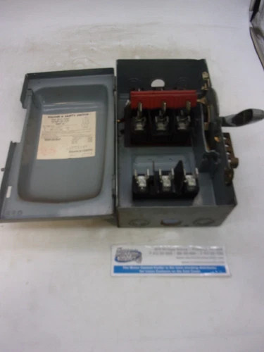Square D H361 Fusible Heavy Duty Safety Switch, 30A, 600V, 3-Pole, NEMA 1 — product image 4 of 8
