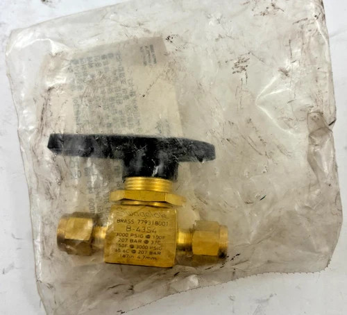 Swagelok B-43S4 Brass Ball Valve — primary product image