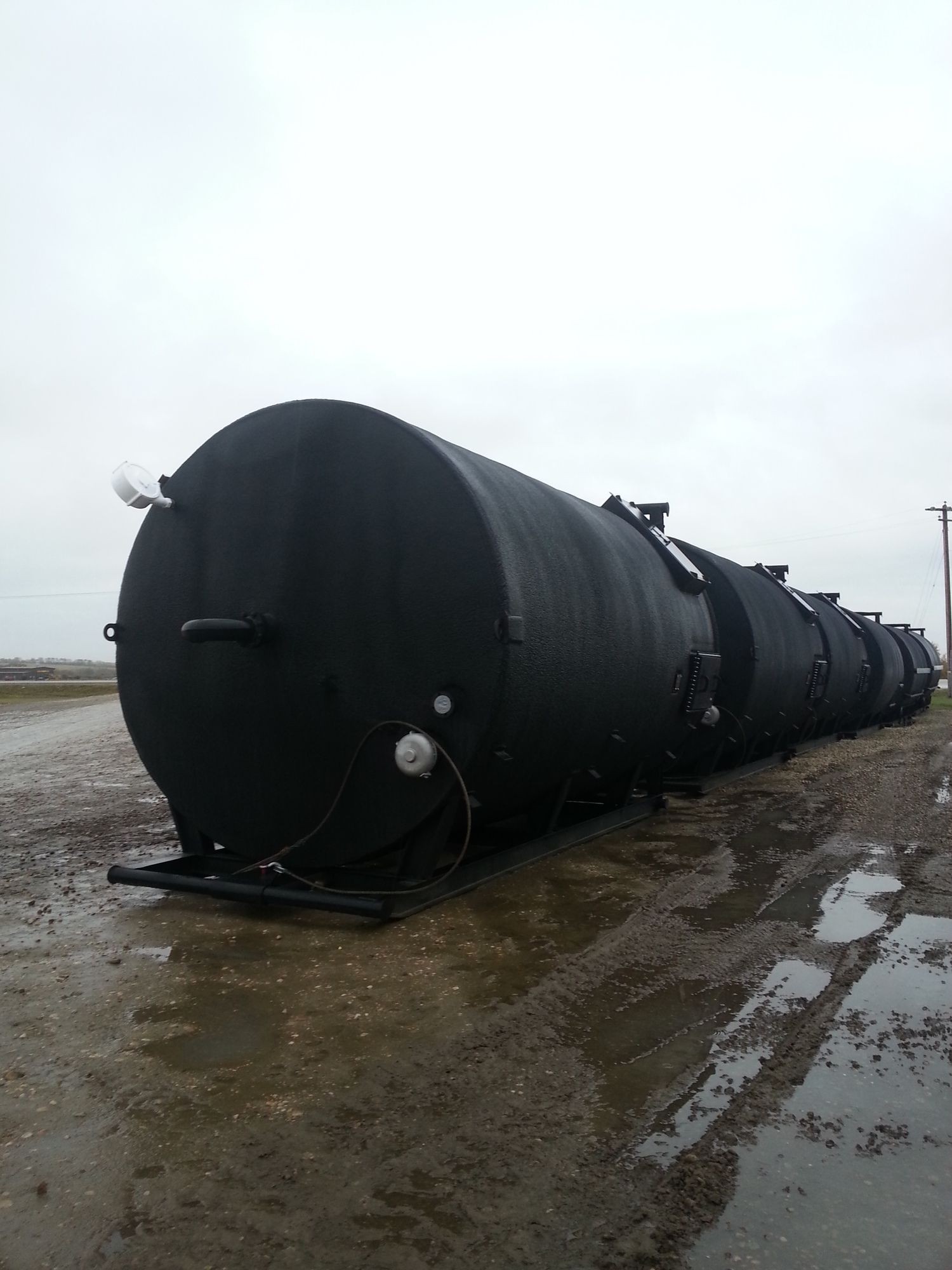 400 BBL Insulated Internally Coated Tanks w/ EnviroVault