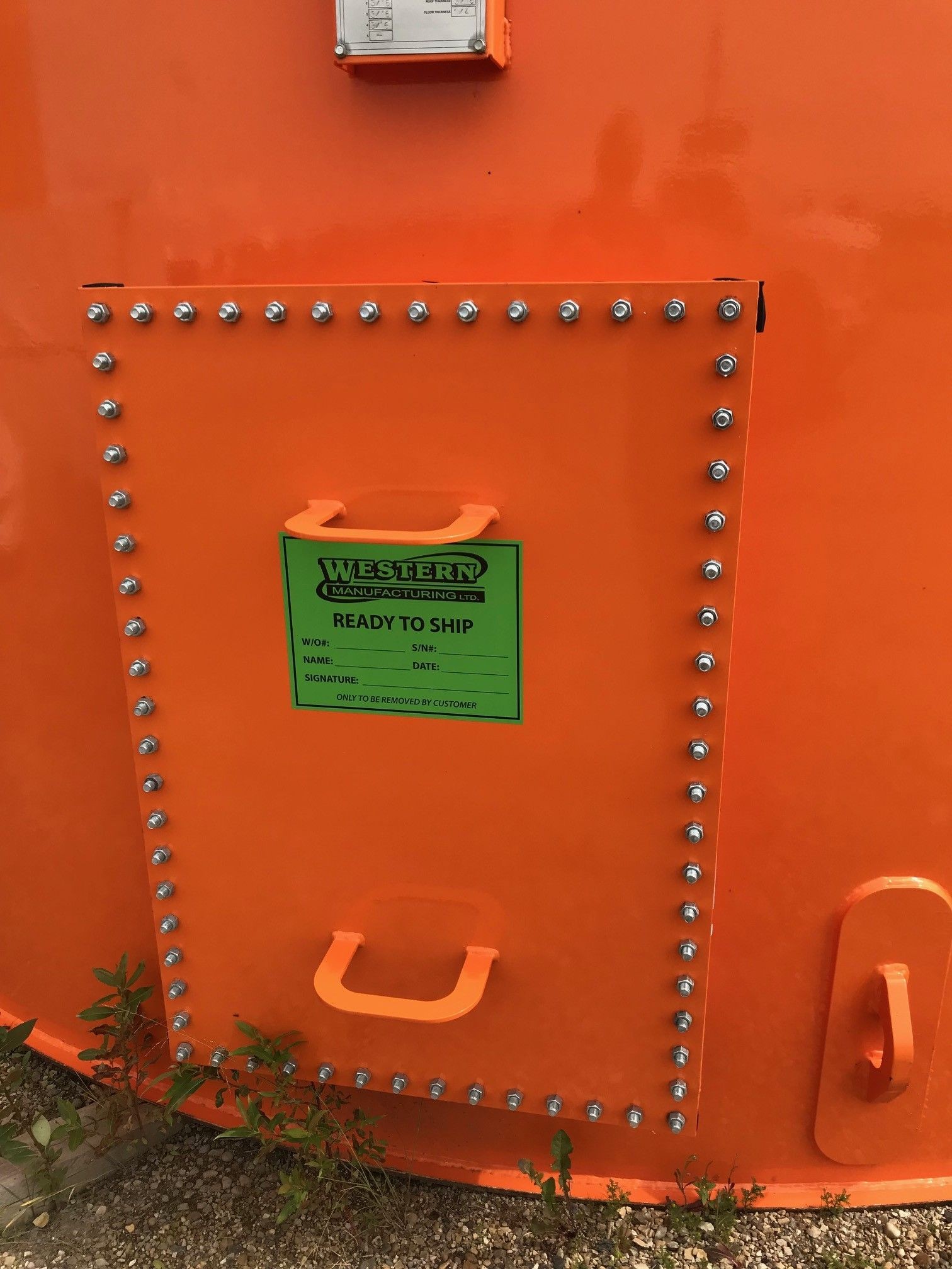 New 1000 BBL Painted Storage Tanks — product image 3 of 6