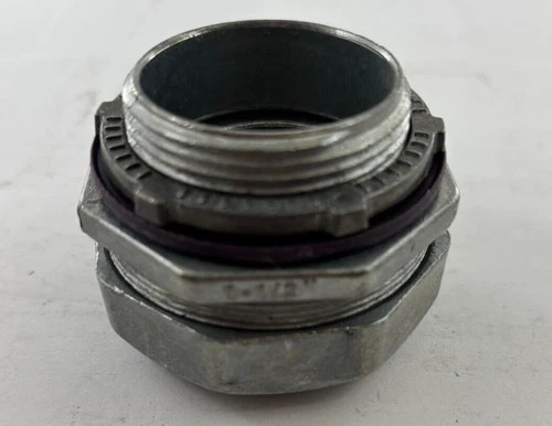 Eaton Crouse-Hinds LT150DC 1-1/2 Inch Straight Liquidtight Connector (Lot of 4) — product image 3 of 6