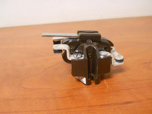 Cutler-Hammer 10923H7 D.C. Type Electrical Interlock 2 N.O. Straight Lever — primary product image