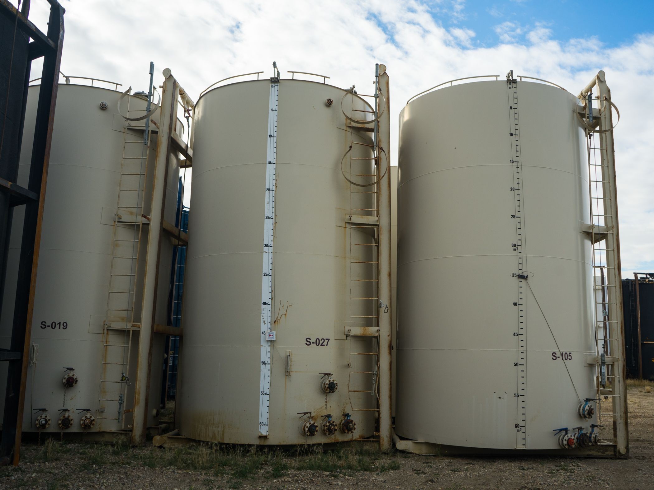 400 BBL Internally Coated Tanks