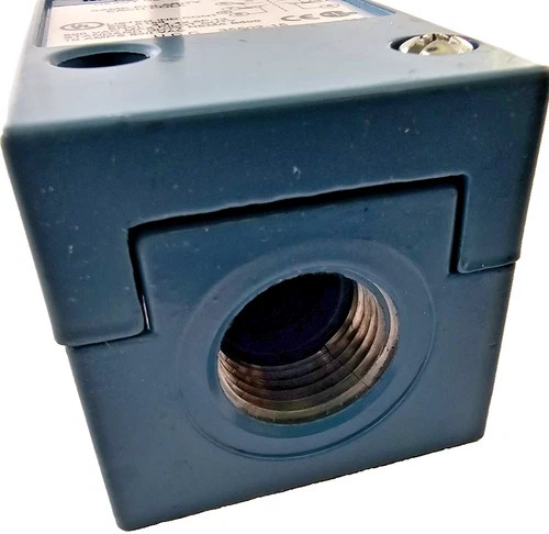 Honeywell Micro Switch LSQA6B134 Heavy Duty Limit Switch — product image 5 of 7