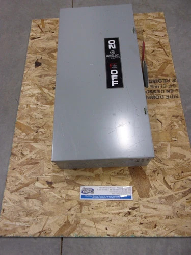 General Electric TG4324 200A 240V 3-Pole Non-Fusible General Duty Safety Switch — primary product image