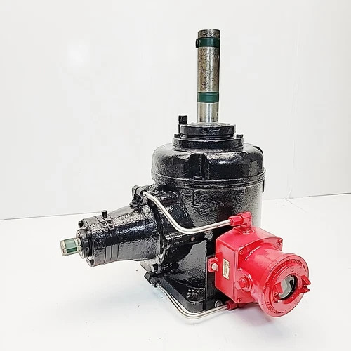 Amarillo F85 Right Angle Fan Drive with 2:1 Ratio and Murphy EL150EX Liquid Level Switch Gage