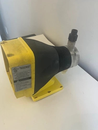 LMI Milton Roy Electromagnetic Dosing Pump AA151-86HV — product image 5 of 7