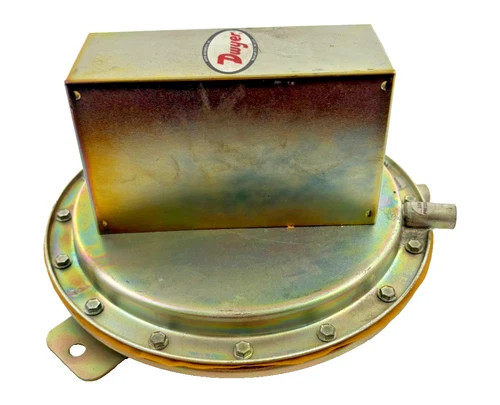 Dwyer Series 1627 Differential Pressure Switch, Model 1627-5 — product image 5 of 6