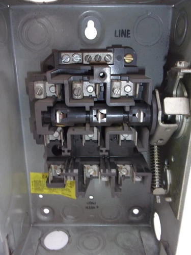 General Electric TG4321 General Duty Fusible Safety Switch — product image 4 of 8