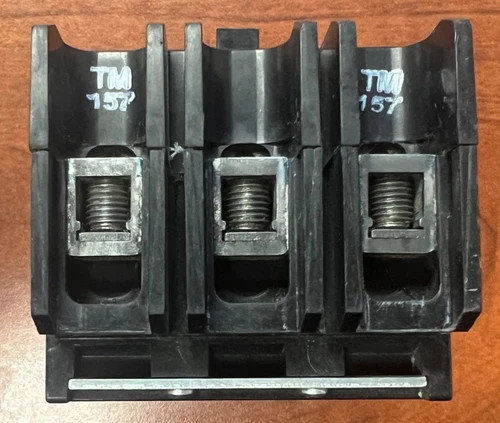 Eaton GHB3030 3-Pole 30A Molded Case Circuit Breaker — product image 4 of 6