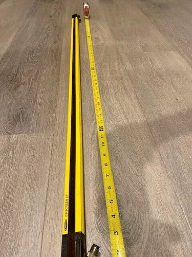 Banner Engineering EZ-SCREEN LP Safety Light Curtain Receiver SLPR25-1110P8 — product image 3 of 6