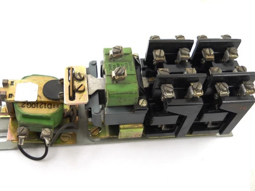 General Electric CR2810A15AG Latching Machine Tool Relay 115V Coil 8P 8-NO — primary product image