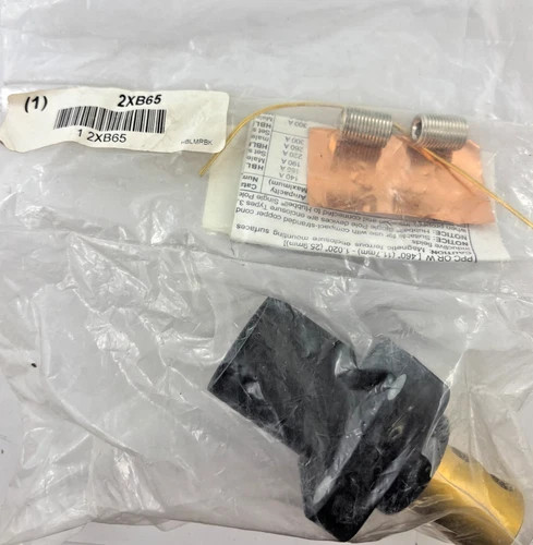 Hubbell HBLMRBK Single Pole Male Receptacle Screw Terminal Black — product image 3 of 4