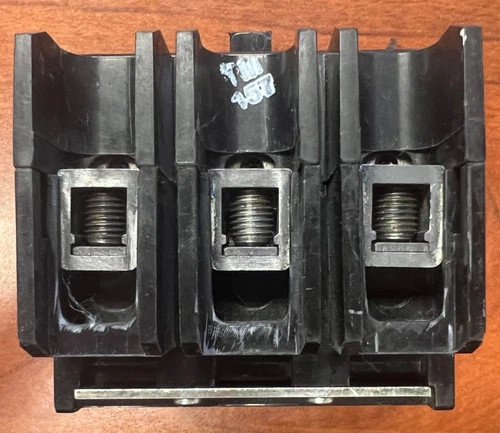 Eaton GHB3045 3-Pole 45A Molded Case Circuit Breaker — product image 4 of 6