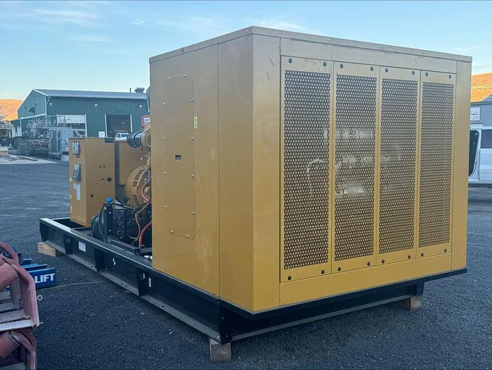 Caterpillar C32 1000 kW Diesel Generator Set — product image 2 of 10