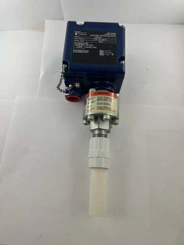 Neo-Dyn 100T3HC3 Adjustable Temperature Switch SPDT — primary product image