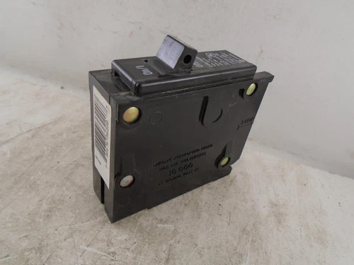 Cutler-Hammer BR130 Single Pole Circuit Breaker — product image 3 of 8