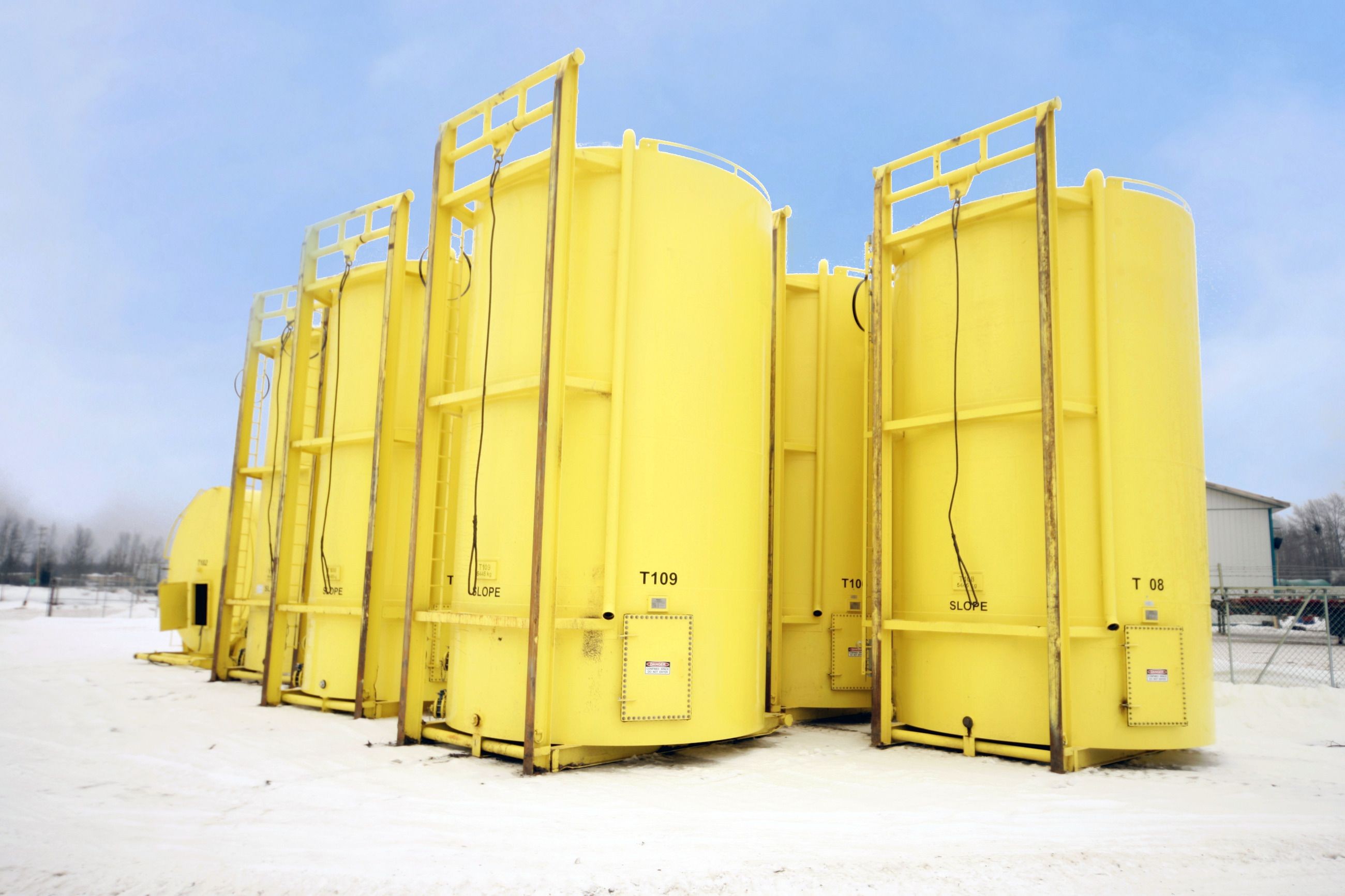 New 400 BBL Internally Coated Tanks