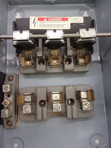 ITE JF422 Fusible Safety Switch, 3-Pole, 60A, 240V, NEMA 1 — product image 4 of 9