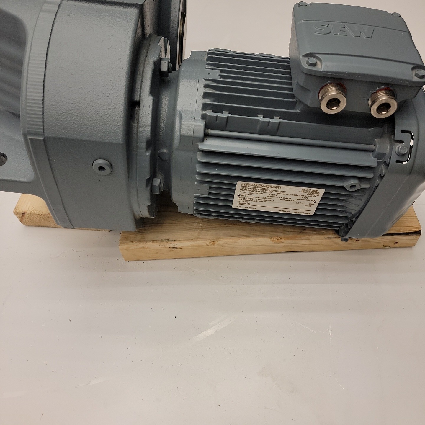 SEW-Eurodrive FA77/II2GD-EDRN90L4/CID2/TF Helical Gearmotor — product image 5 of 10